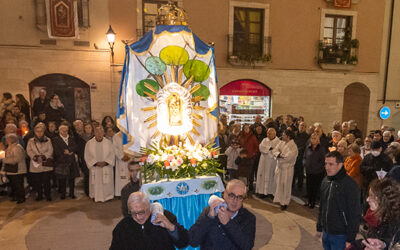 Vila-seca surt multitudinàriament als carrers per a rebre la Mare de Déu de la Pineda