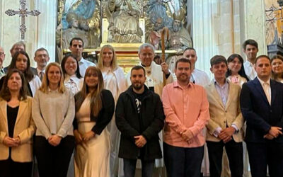 L’arquebisbe Joan administra els sagraments de la iniciació cristiana a vint-i-dos joves de l’UPA de Reus