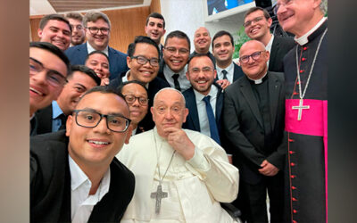 El seminaristes del Seminari Major Interdiocesà es troben amb el papa Francesc