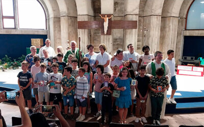 L’arquebisbe Joan es troba amb els infants de catequesi de l’UPA de Calafell-Cunit-Sant Joan de Déu