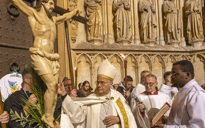 L’inici del Jubileu de 2025 aplega més de 1.300 persones a la Catedral de Tarragona