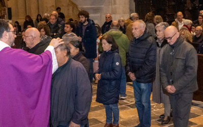 Centenars de persones inicien el temps de Quaresma a la Catedral de Tarragona