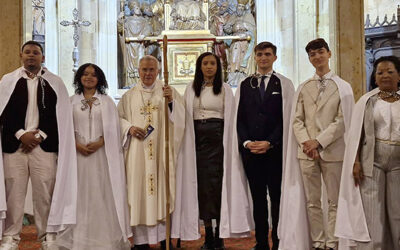 Deu joves catecúmens de la Unitat pastoral de Reus reben els sagraments de la iniciació cristiana