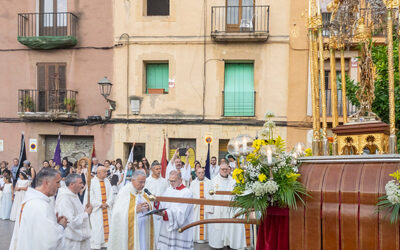 La processó del Corpus Christi omple els carrers de la Part Alta de Tarragona