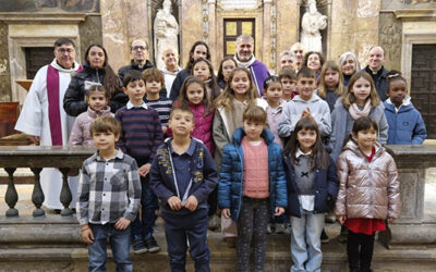 Un grup d’adults i un grup d’infants de l’arxidiòcesi ingressen al catecumenat