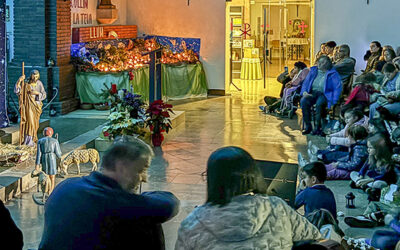 Més de dues-centes persones acullen la Llum de la Pau de Betlem a la Parròquia de Sant Josep Obrer de Torreforta